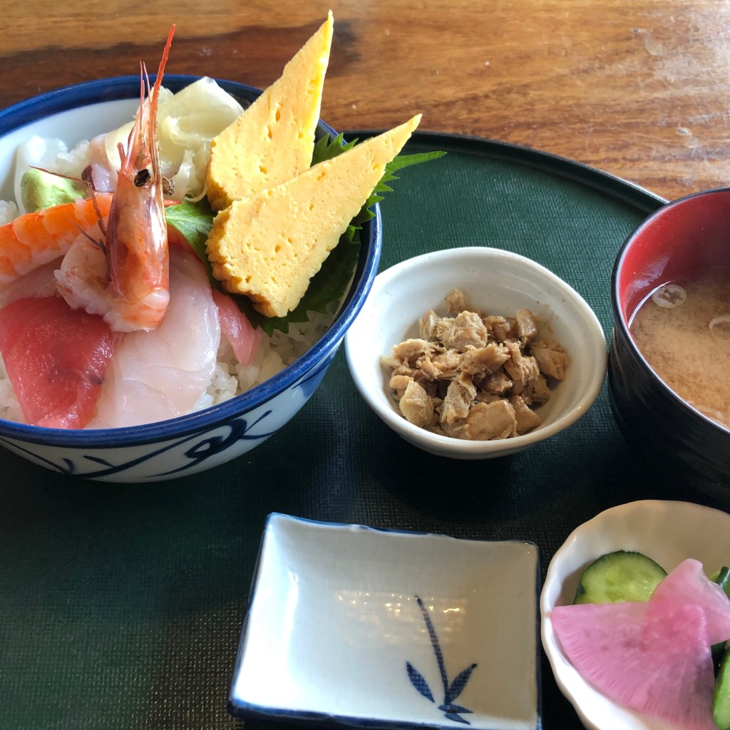 ユーザーが投稿した海鮮丼の写真 - 実際訪問したユーザーが直接撮影して投稿した下植木町魚介 / 海鮮料理鮪どんやの写真