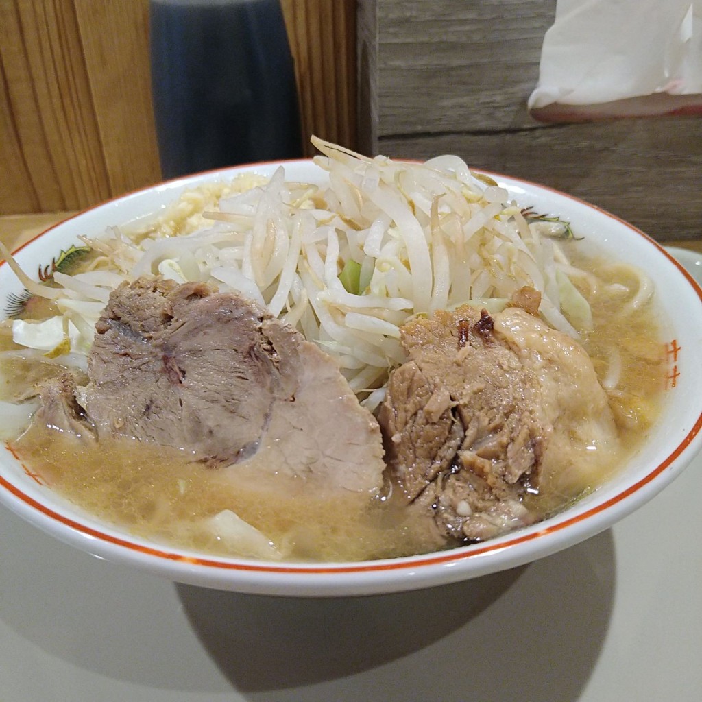 lunch_DEKAさんが投稿した園部ラーメン専門店のお店ラーメン えびす/ラーメン エビスの写真