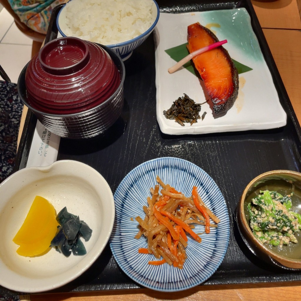 ユーザーが投稿したさけ定食の写真 - 実際訪問したユーザーが直接撮影して投稿した日本橋人形町和食 / 日本料理日本料理 魚久 本店の写真