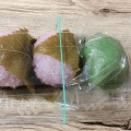 桜餅、よもぎ餅 - 実際訪問したユーザーが直接撮影して投稿した興留和菓子片岡元清堂の写真のメニュー情報