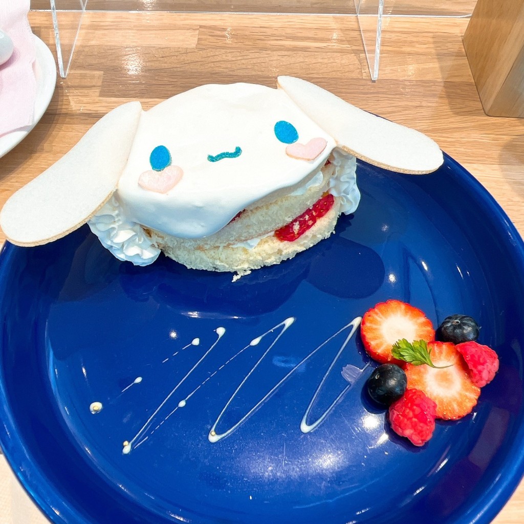 ユーザーが投稿したショートケーキの写真 - 実際訪問したユーザーが直接撮影して投稿した新宿テーマカフェシナモロールカフェ 新宿マルイ アネックス店の写真