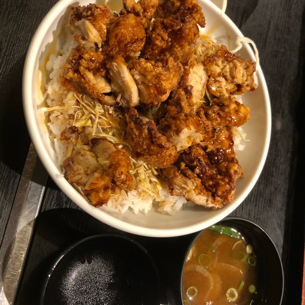 ユーザーが投稿した唐揚げ丼の写真 - 実際訪問したユーザーが直接撮影して投稿した田村町定食屋田子作 おいしい広場店の写真