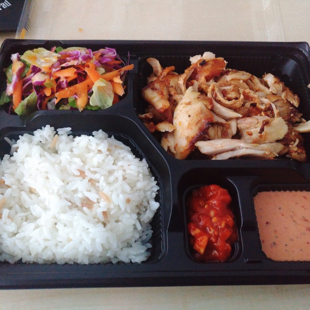 ユーザーが投稿したミックスケバブ弁当の写真 - 実際訪問したユーザーが直接撮影して投稿した赤坂韓国料理トルコ料理 SARAY 赤坂店の写真