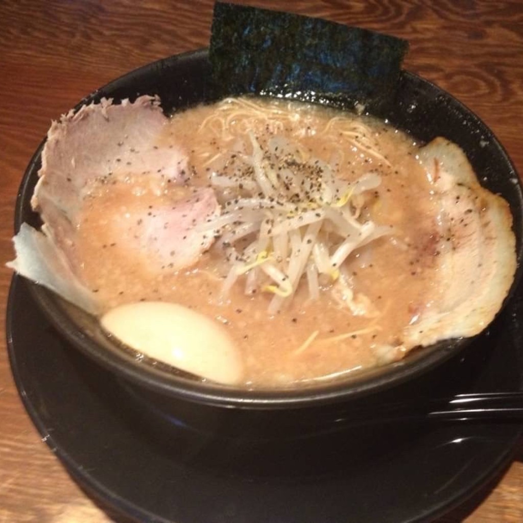 ユーザーが投稿したとことんこつラーメンの写真 - 実際訪問したユーザーが直接撮影して投稿した高野ラーメン専門店豚人なかまる 栗東店の写真