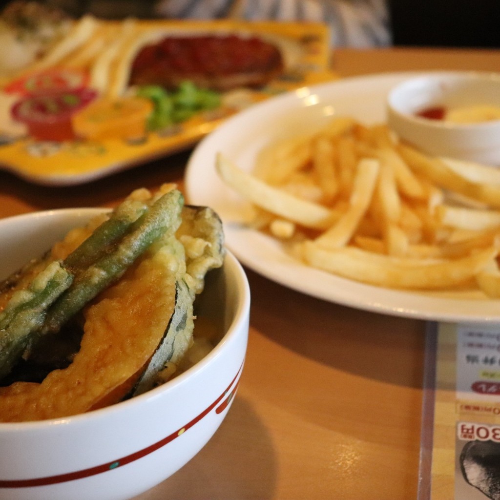 ユーザーが投稿したミニ野菜天丼の写真 - 実際訪問したユーザーが直接撮影して投稿した瀬川ファミリーレストランガスト 今市店の写真