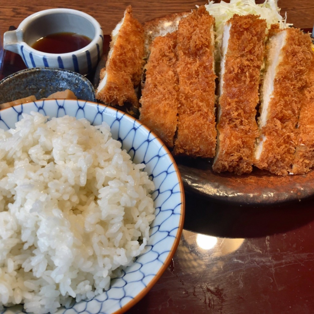 ユーザーが投稿したデカ盛りおろしチキンカツ定食の写真 - 実際訪問したユーザーが直接撮影して投稿した高萩町居酒屋いっちょう 佐野高萩店の写真