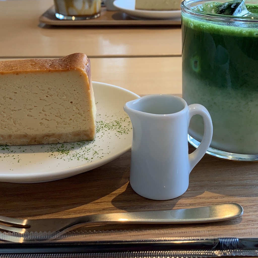 ユーザーが投稿した抹茶に溺れるチーズケーキの写真 - 実際訪問したユーザーが直接撮影して投稿した頴娃町別府カフェだしとお茶の店 潮や、の写真