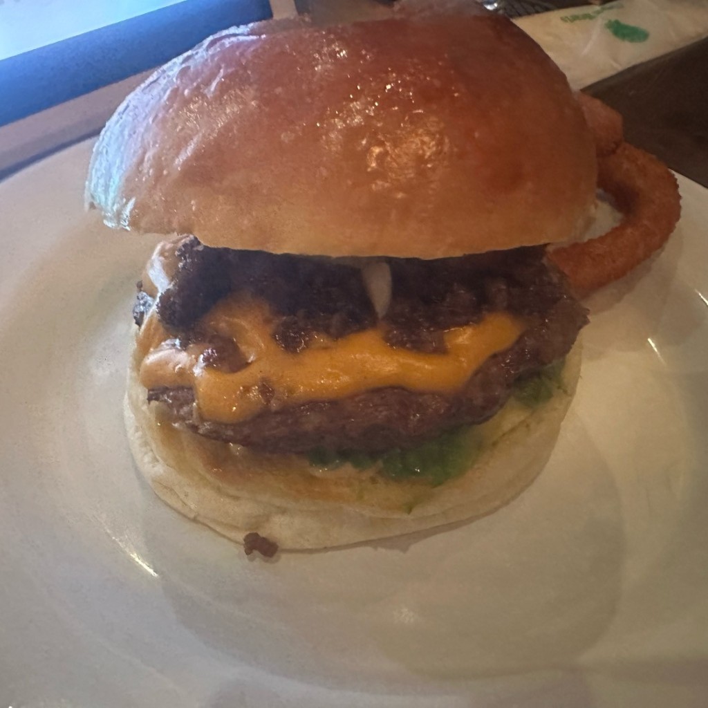 ユーザーが投稿したハンバーガー チリソースの写真 - 実際訪問したユーザーが直接撮影して投稿した東千石町ハンバーガードルフィン インダストリーの写真