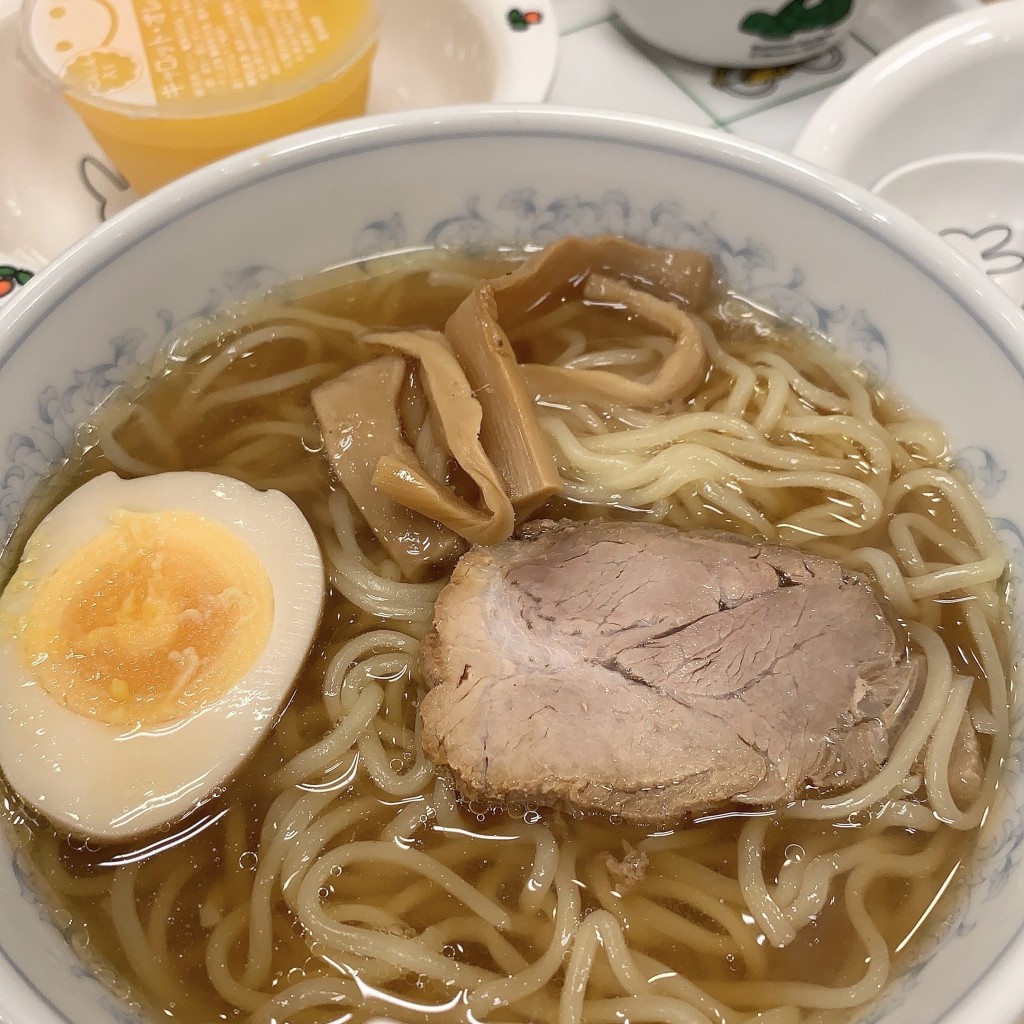 ユーザーが投稿した鳥塩ラーメンと餃子の写真 - 実際訪問したユーザーが直接撮影して投稿した船橋餃子ぎょうざの満洲 千歳船橋駅前店の写真