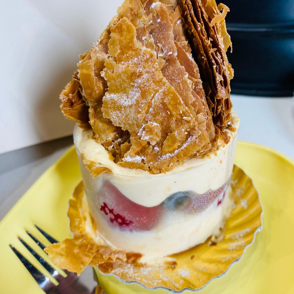 ユーザーが投稿した苺のミルフィー1の写真 - 実際訪問したユーザーが直接撮影して投稿した木曽川町黒田ケーキねこねこチーズケーキ イオンモール木曽川店の写真