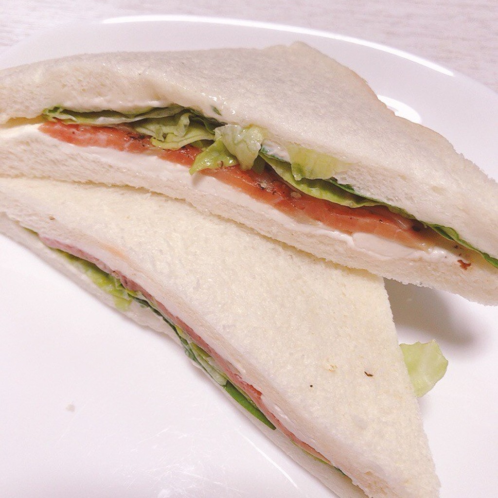 ユーザーが投稿したサーモンサンドの写真 - 実際訪問したユーザーが直接撮影して投稿した東小松川サンドイッチひまわりサンドイッチの写真