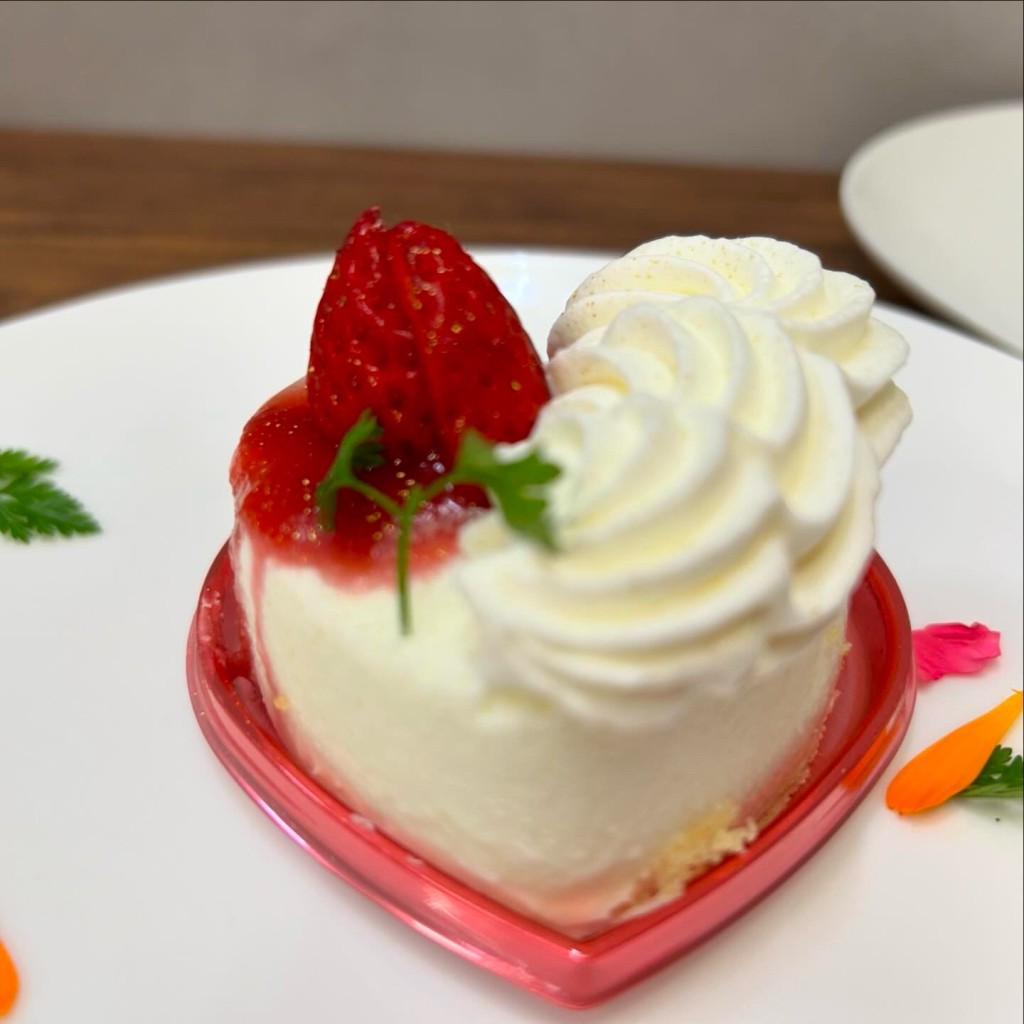 ユーザーが投稿したショートケーキの写真 - 実際訪問したユーザーが直接撮影して投稿した吉永カフェPlumeの写真