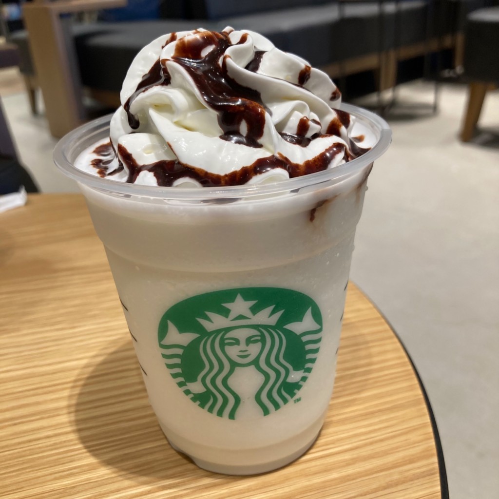 ユーザーが投稿したバニラクリームフラペチーノの写真 - 実際訪問したユーザーが直接撮影して投稿した横江町土地区画整理事業施工地区内カフェスターバックスコーヒー TSUTAYA BOOKSTORE イオンモール白山店の写真