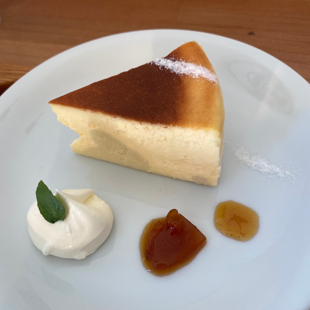 ユーザーが投稿したカフェラテとチーズケーキの写真 - 実際訪問したユーザーが直接撮影して投稿した矢向コーヒー専門店ノチハレ珈琲店の写真