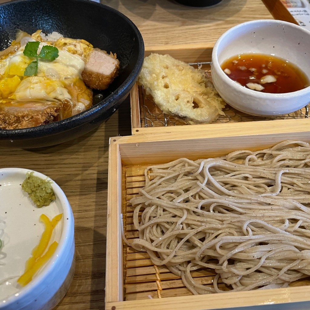 ユーザーが投稿した蕎麦屋の厚みかつ丼 とそばの写真 - 実際訪問したユーザーが直接撮影して投稿した大手町そば十割そば 中村麺兵衛 土浦本店の写真