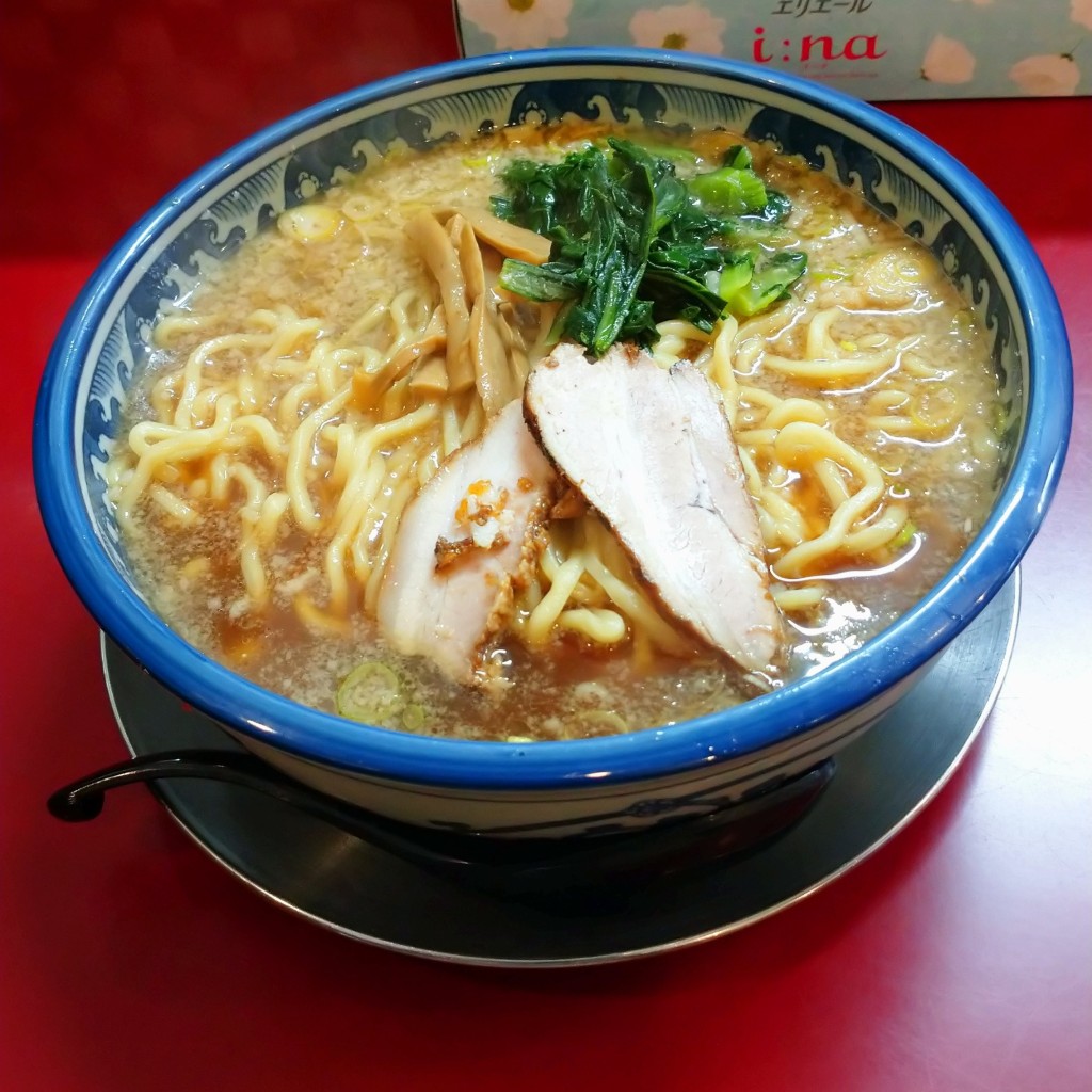 ユーザーが投稿した正油ラーメンの写真 - 実際訪問したユーザーが直接撮影して投稿した丑ラーメン / つけ麺万太郎の写真