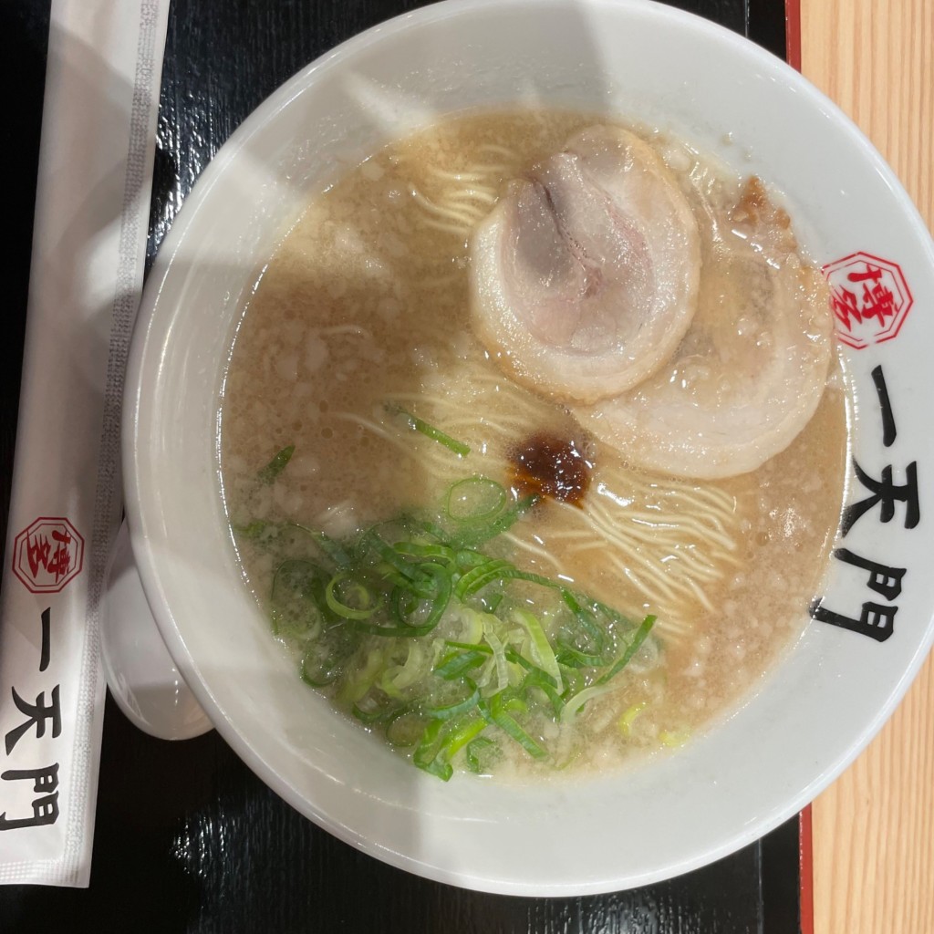 ユーザーが投稿した博多とんこつラーメンの写真 - 実際訪問したユーザーが直接撮影して投稿した取香ラーメン / つけ麺一天門 成田空港LCCターミナル店の写真