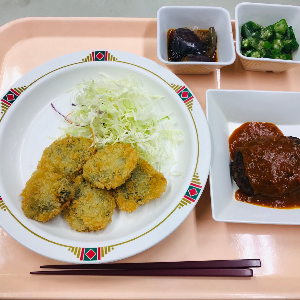 ユーザーが投稿したアジフライ、ナスの煮物、ハンバーグ、オクラの写真 - 実際訪問したユーザーが直接撮影して投稿した弥生学食 / 職員食堂農学部食堂の写真