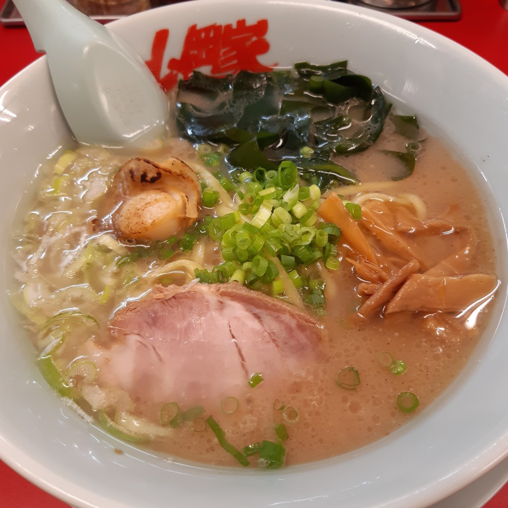 ユーザーが投稿したホタテ塩とんこつラーメンの写真 - 実際訪問したユーザーが直接撮影して投稿した類家ラーメン専門店ラーメン山岡家 八戸店の写真