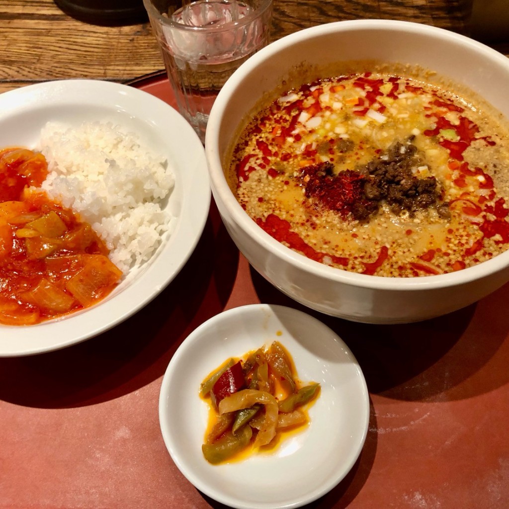 ユーザーが投稿した白担々麺/エビチリ丼の写真 - 実際訪問したユーザーが直接撮影して投稿した四谷中華料理雪梅花の写真