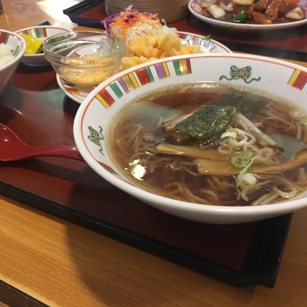 ユーザーが投稿した中華ラーメンセットの写真 - 実際訪問したユーザーが直接撮影して投稿した上福岡町中華料理すけろく 上福岡店の写真