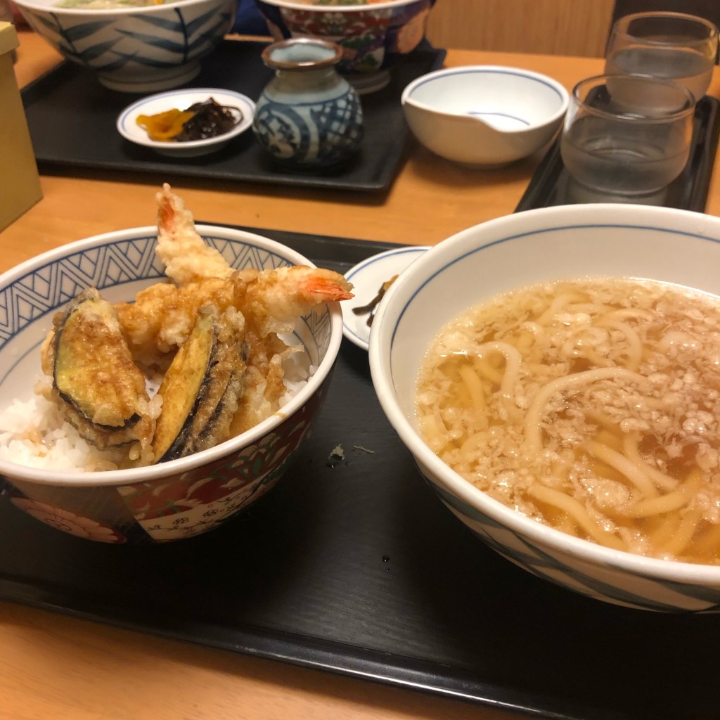 ユーザーが投稿したミニ海老天丼セットの写真 - 実際訪問したユーザーが直接撮影して投稿した金の隈うどんウエスト 金隈店の写真