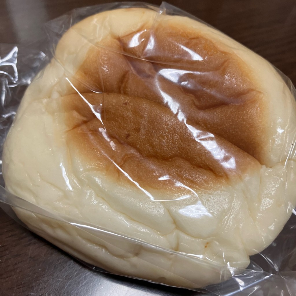 ユーザーが投稿したクリームチーズパンの写真 - 実際訪問したユーザーが直接撮影して投稿した神田淡路町スイーツ神田 近江屋洋菓子店の写真