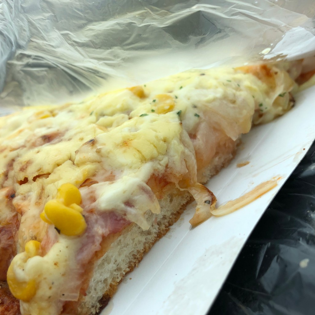 ユーザーが投稿したベーコントマトピザの写真 - 実際訪問したユーザーが直接撮影して投稿した三笠ベーカリーキャパトル 田原本店の写真