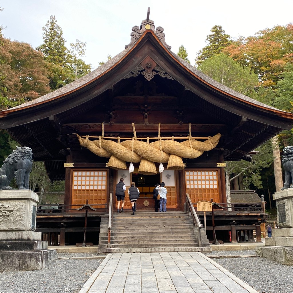 実際訪問したユーザーが直接撮影して投稿した木の下神社諏訪大社 下社秋宮 神楽殿の写真