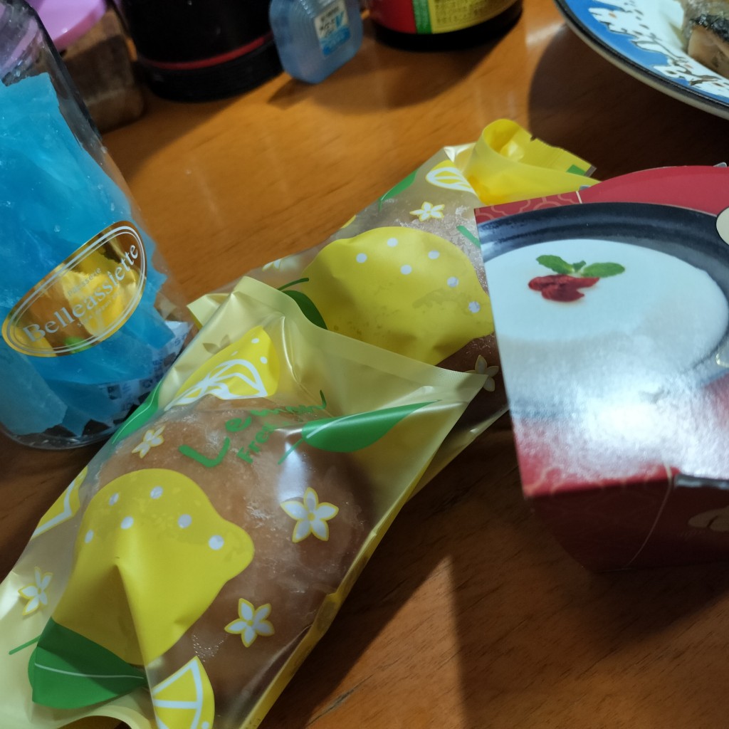 ユーザーが投稿したハニーレモンケーキの写真 - 実際訪問したユーザーが直接撮影して投稿した栄町ケーキパティスリーベルアシェットの写真