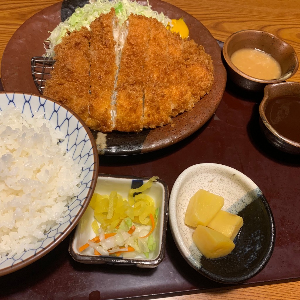 ユーザーが投稿したデカ盛りチキンカツ定食の写真 - 実際訪問したユーザーが直接撮影して投稿した中丸居酒屋海山亭いっちょう 北本店の写真