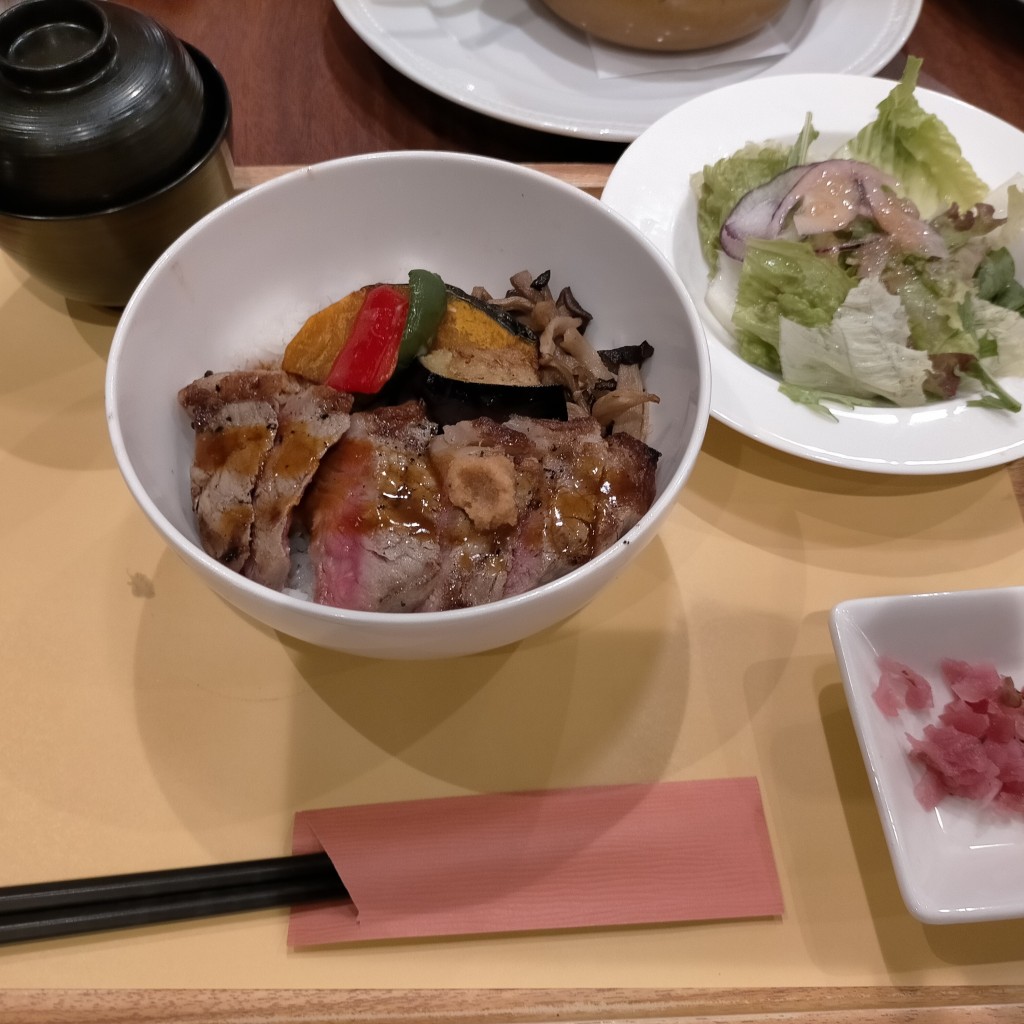 ユーザーが投稿したステーキ丼の写真 - 実際訪問したユーザーが直接撮影して投稿した阿由知通ファミリーレストランロイヤルホスト 御器所店の写真