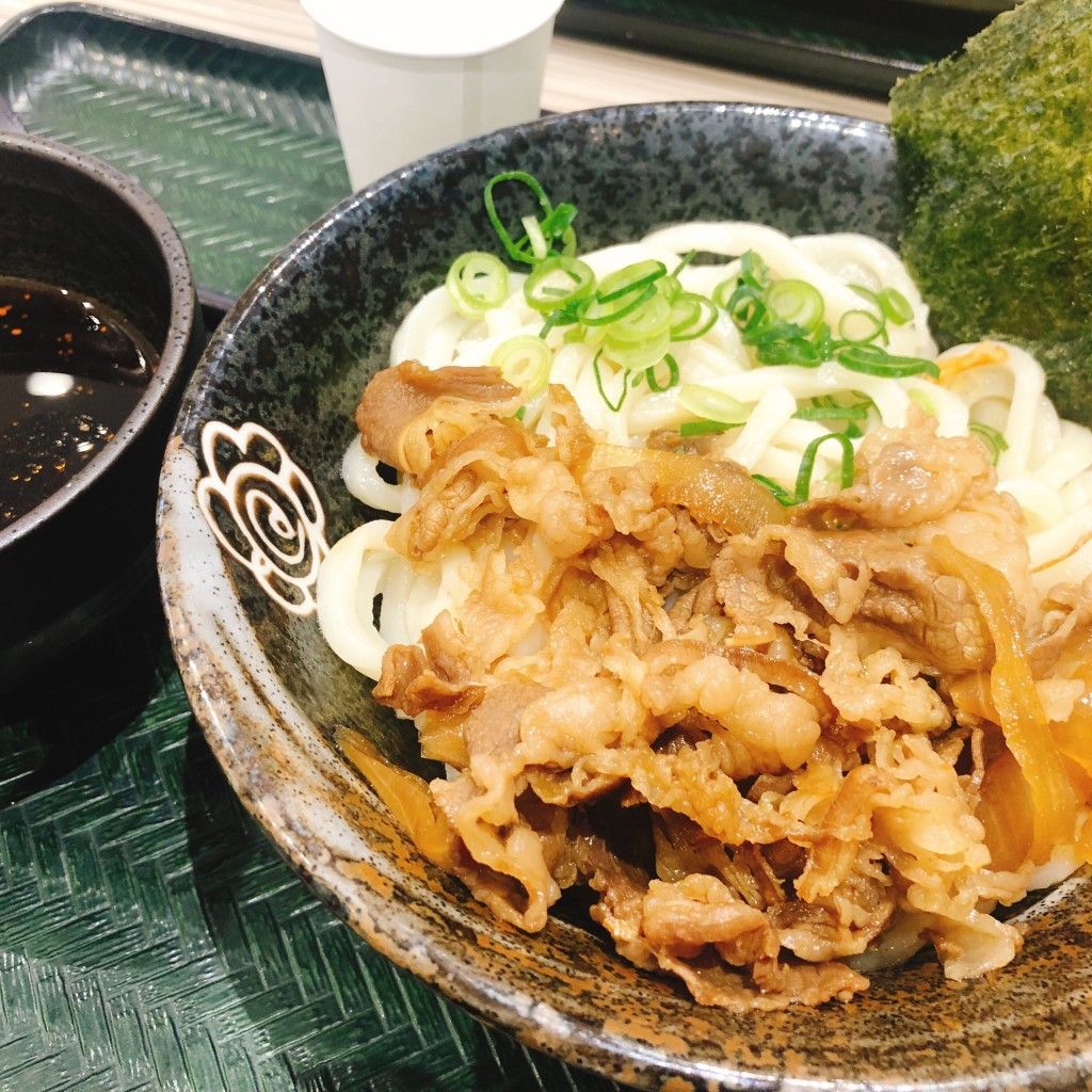 ユーザーが投稿した牛肉ピリ辛つけ麺の写真 - 実際訪問したユーザーが直接撮影して投稿した楠町うどんはなまるうどん ゆめタウン別府店の写真