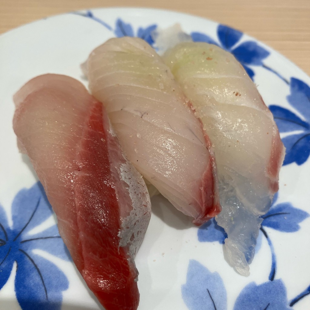ユーザーが投稿した鮮魚三貫Aの写真 - 実際訪問したユーザーが直接撮影して投稿した篠崎町回転寿司回転寿司やまと 篠崎店の写真
