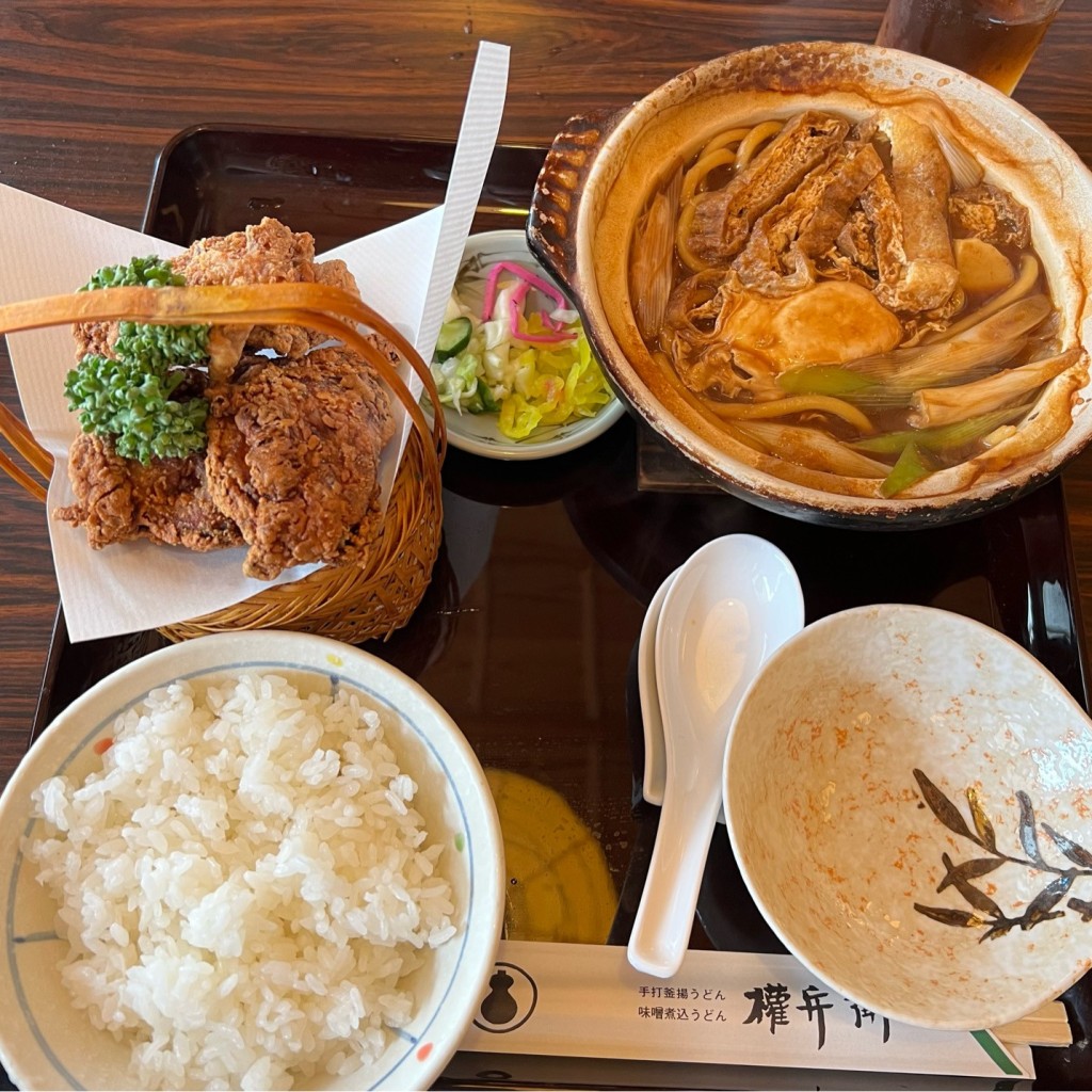 ユーザーが投稿した竜田揚げ付き味噌煮込み定食の写真 - 実際訪問したユーザーが直接撮影して投稿した半城土町うどん権兵衛の写真