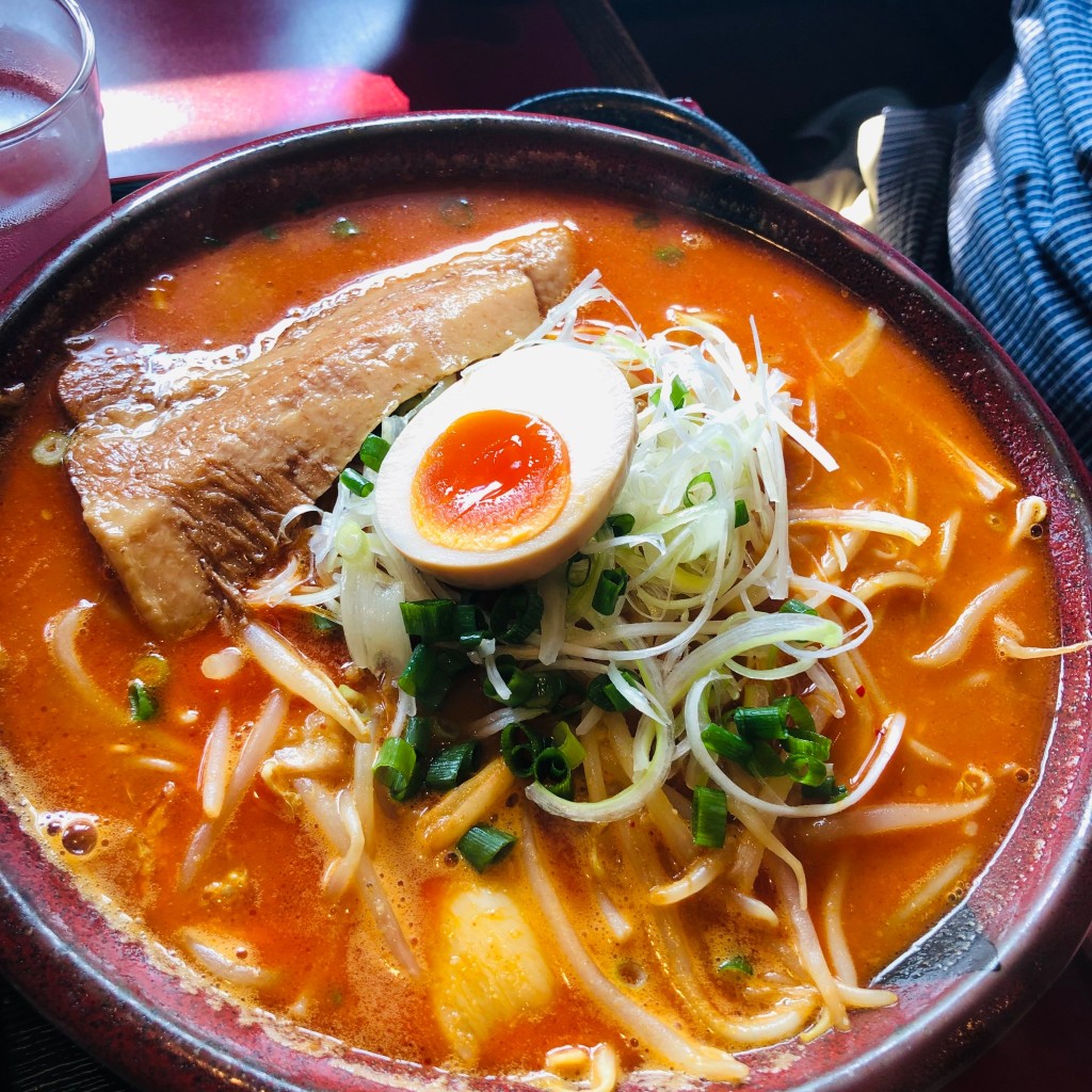 ユーザーが投稿した豚トロチャーシュー辛麺(中辛)の写真 - 実際訪問したユーザーが直接撮影して投稿した下栗ラーメン専門店満天家 本店の写真