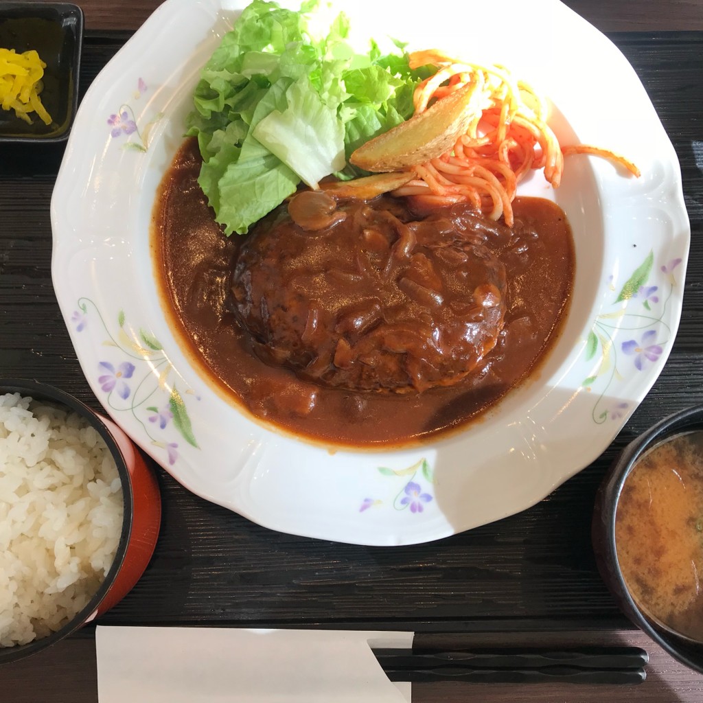 ユーザーが投稿したハンバーグ定食 (デミ)の写真 - 実際訪問したユーザーが直接撮影して投稿した上石川町定食屋ハートフルキッチンの写真