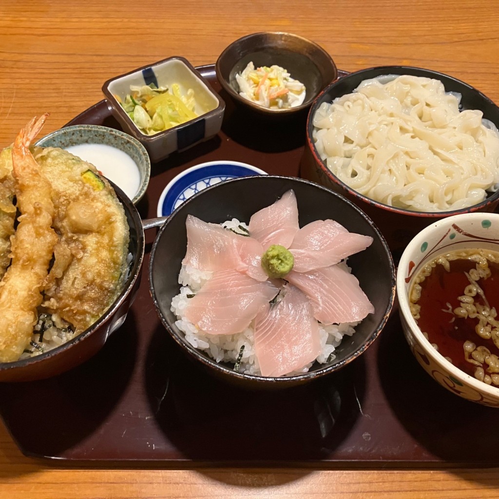 ユーザーが投稿したミニビン長丼とミニ天丼 うどんの写真 - 実際訪問したユーザーが直接撮影して投稿した行幸田居酒屋一銚 渋川店の写真