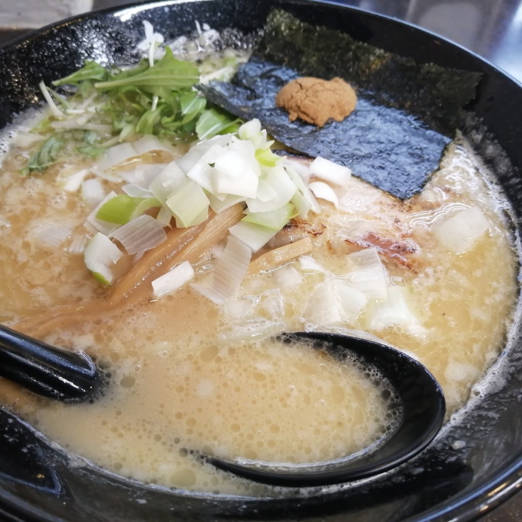 ユーザーが投稿した鶏白湯ラーメンの写真 - 実際訪問したユーザーが直接撮影して投稿した胡屋ラーメン専門店麺やKEIJIRO 本店	の写真