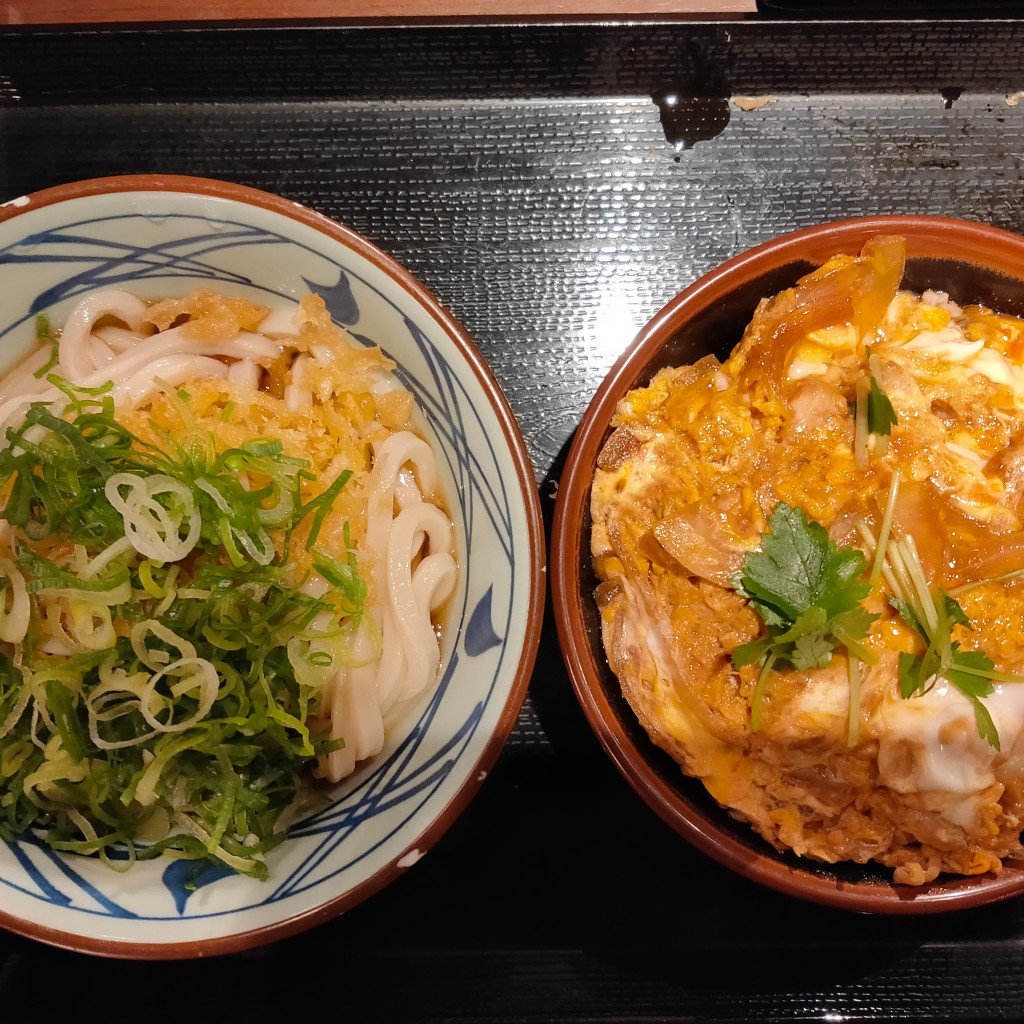 ユーザーが投稿した親子丼セットの写真 - 実際訪問したユーザーが直接撮影して投稿した渋谷うどん丸亀製麺 渋谷メトロプラザ店の写真