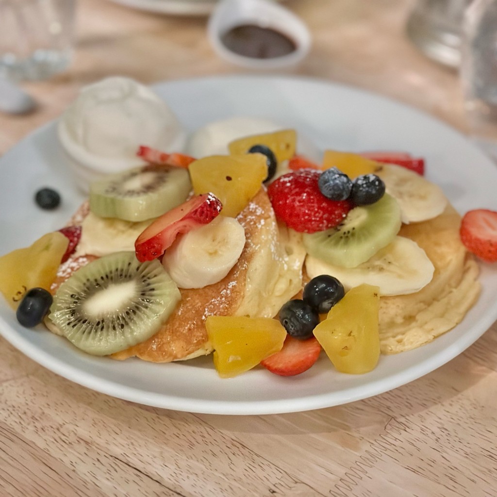 ユーザーが投稿した豆乳パンケーキ フルーツ&バニラアイストッピングの写真 - 実際訪問したユーザーが直接撮影して投稿した南麻布カフェBONDI CAFEの写真