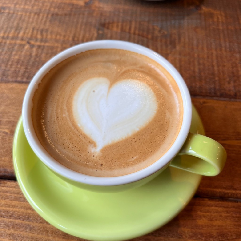 ユーザーが投稿したカフェラテの写真 - 実際訪問したユーザーが直接撮影して投稿した高尾町カフェタカオ コーヒーの写真