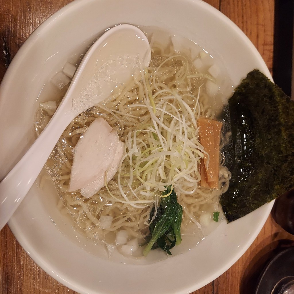 ユーザーが投稿した塩ラーメンの写真 - 実際訪問したユーザーが直接撮影して投稿した博多駅南ラーメン / つけ麺博多鶏塩らぁめん みやびやの写真