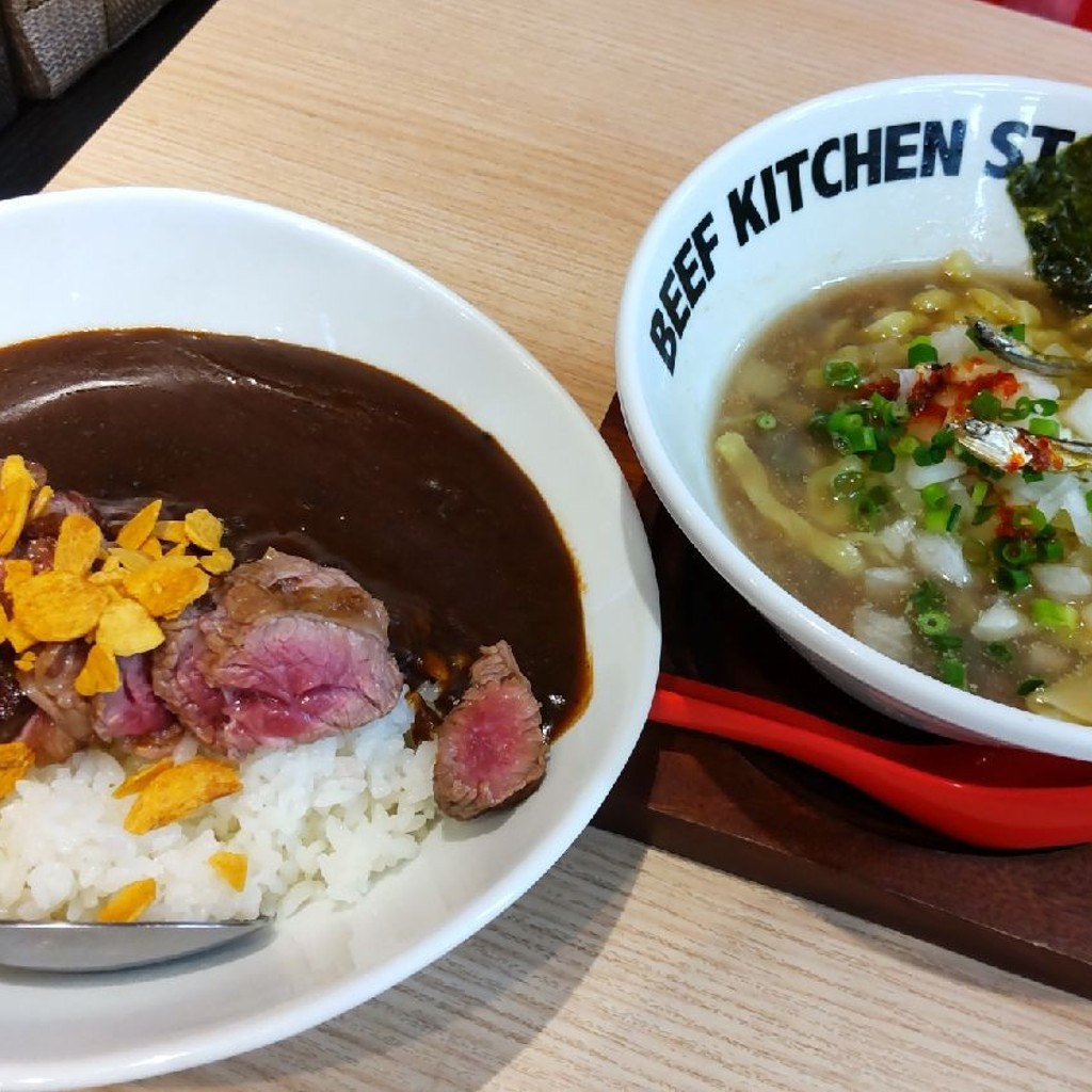 ユーザーが投稿したステーキカレー+ミニ煮干しラーメンの写真 - 実際訪問したユーザーが直接撮影して投稿した新橋居酒屋BEEF KITCHEN STAND 新橋店の写真