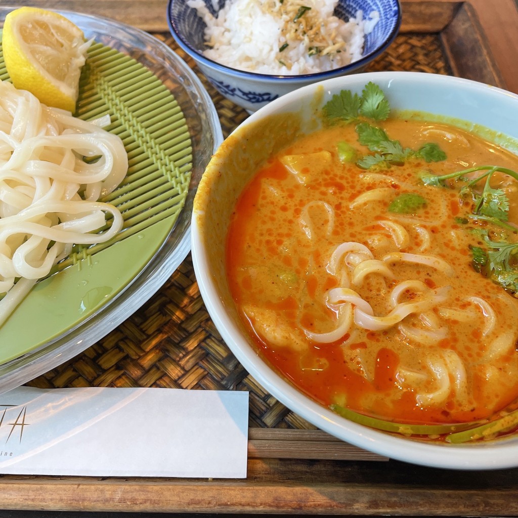 ユーザーが投稿したイエローカレーつけ麺の写真 - 実際訪問したユーザーが直接撮影して投稿した丸の内ダイニングバーCITA・CITA 丸の内店の写真