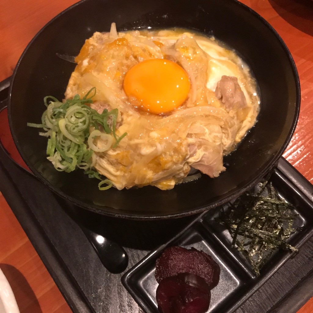 ユーザーが投稿した親子丼の写真 - 実際訪問したユーザーが直接撮影して投稿した学園北居酒屋地鶏炭火焼 鶏扱説明所 学園前店の写真