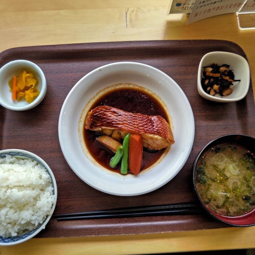 ユーザーが投稿した金目煮付け定食の写真 - 実際訪問したユーザーが直接撮影して投稿した東田端魚介 / 海鮮料理伊豆の漁師バル「おためし屋」の写真