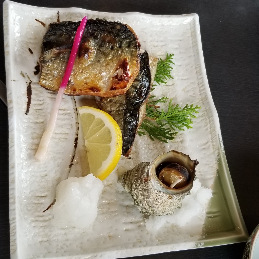 ユーザーが投稿したお造り、焼き魚定食の写真 - 実際訪問したユーザーが直接撮影して投稿した三国町宿魚介 / 海鮮料理お食事処 はまさかの写真