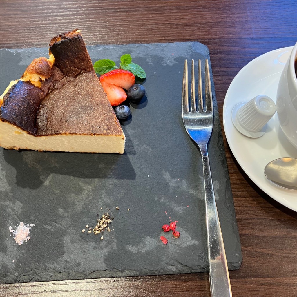 ユーザーが投稿したバスクチーズケーキの写真 - 実際訪問したユーザーが直接撮影して投稿した打越町カフェCafe Deliziaの写真
