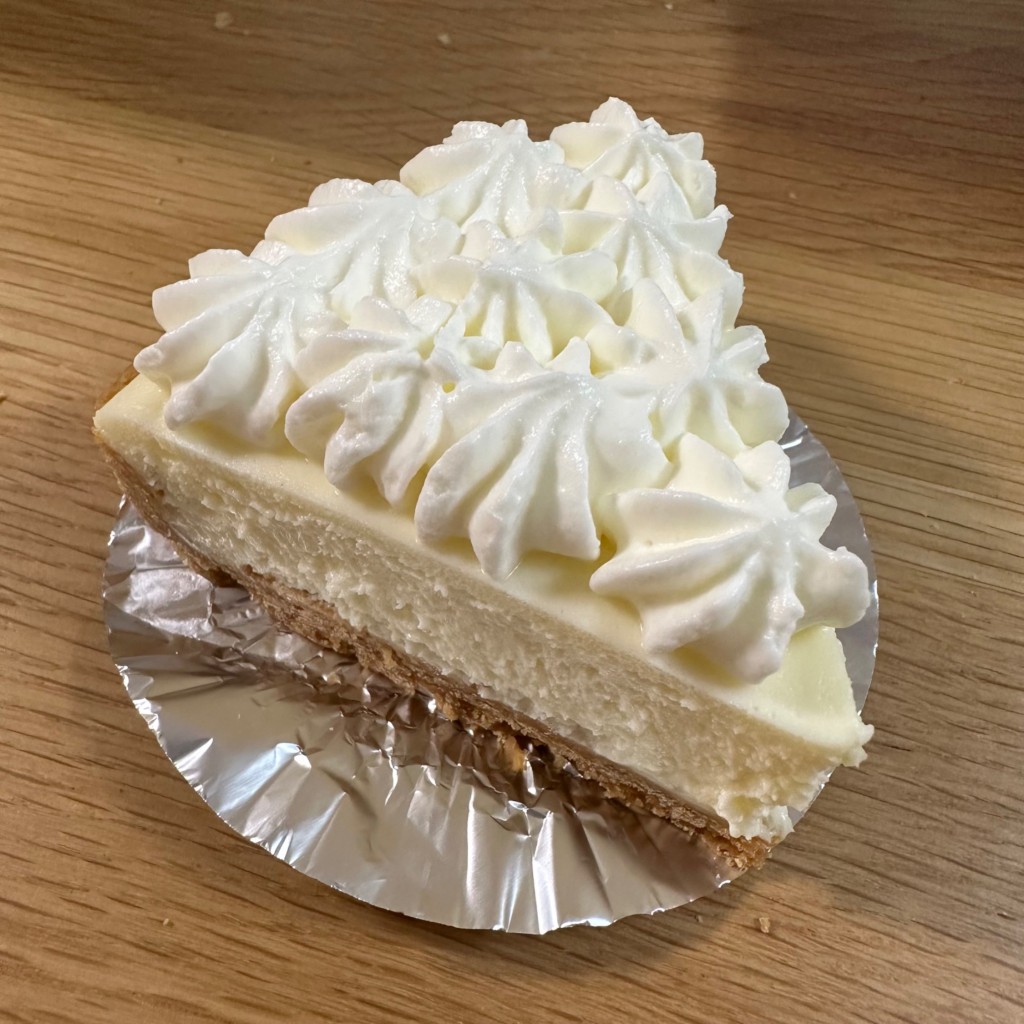 ユーザーが投稿したクリームチーズタルトカットの写真 - 実際訪問したユーザーが直接撮影して投稿した諏訪野町ケーキ銀のすぷーん 久留米本店の写真